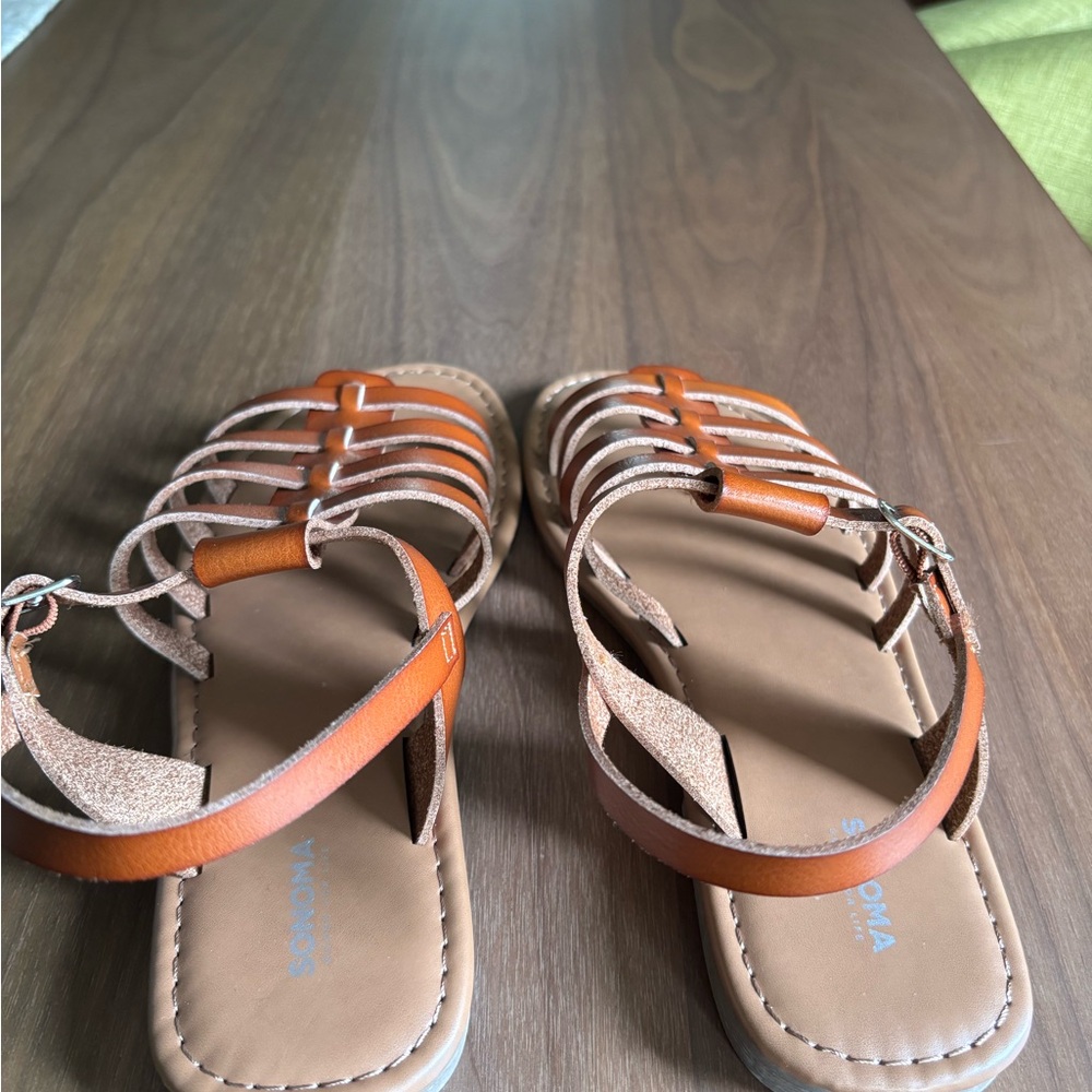 Sandals - Picture 3 of 6